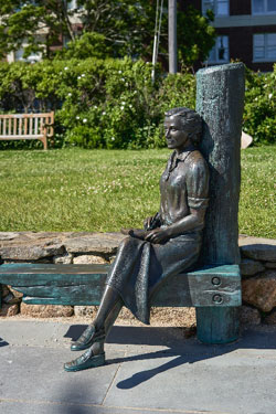 statue of person sitting_art of cape cod_cape cod art galleries