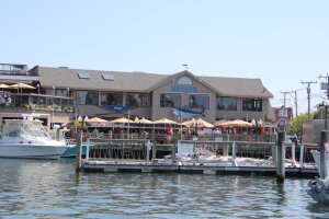 waterfront dining martha's vineyard
