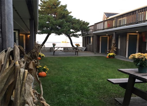 the best 7 motels and hotels on martha’s vineyard