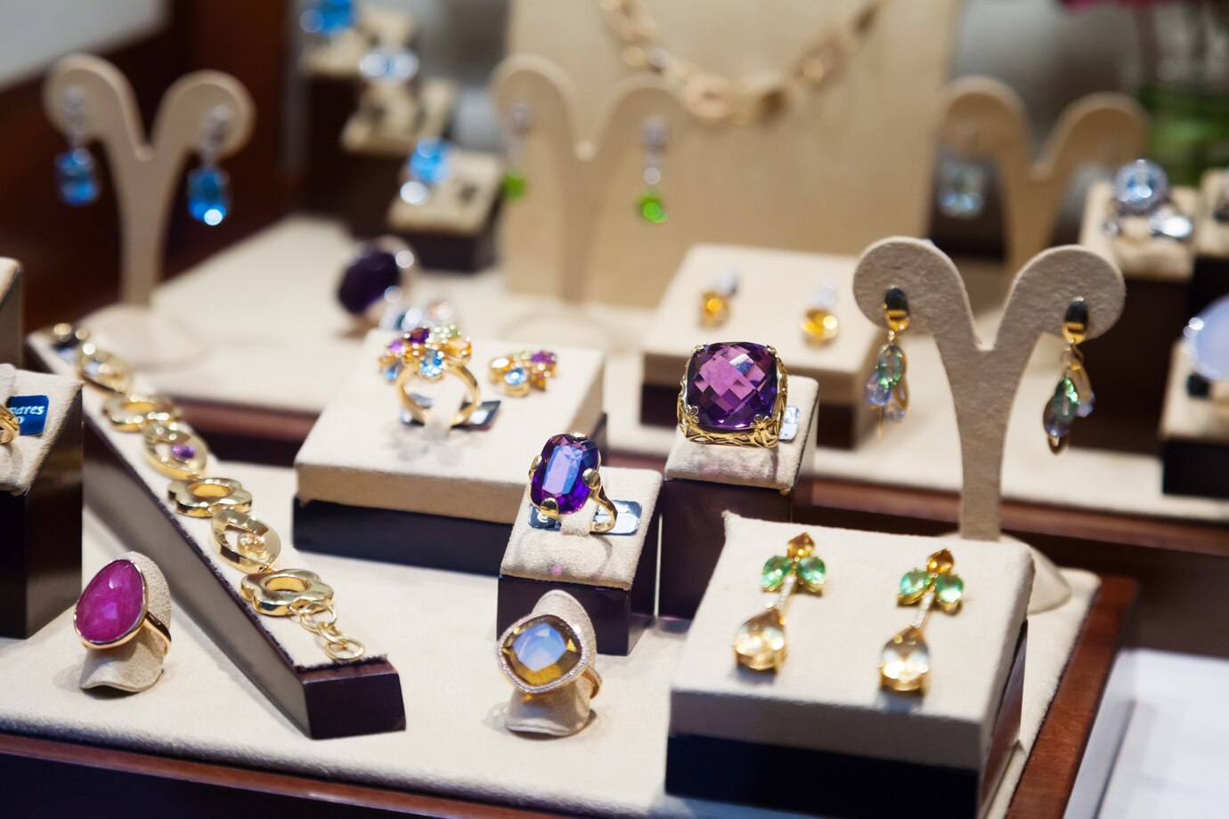 gold jewelry with gems showcase 1398 4327