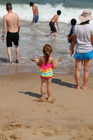 beaches for kids in plymouth